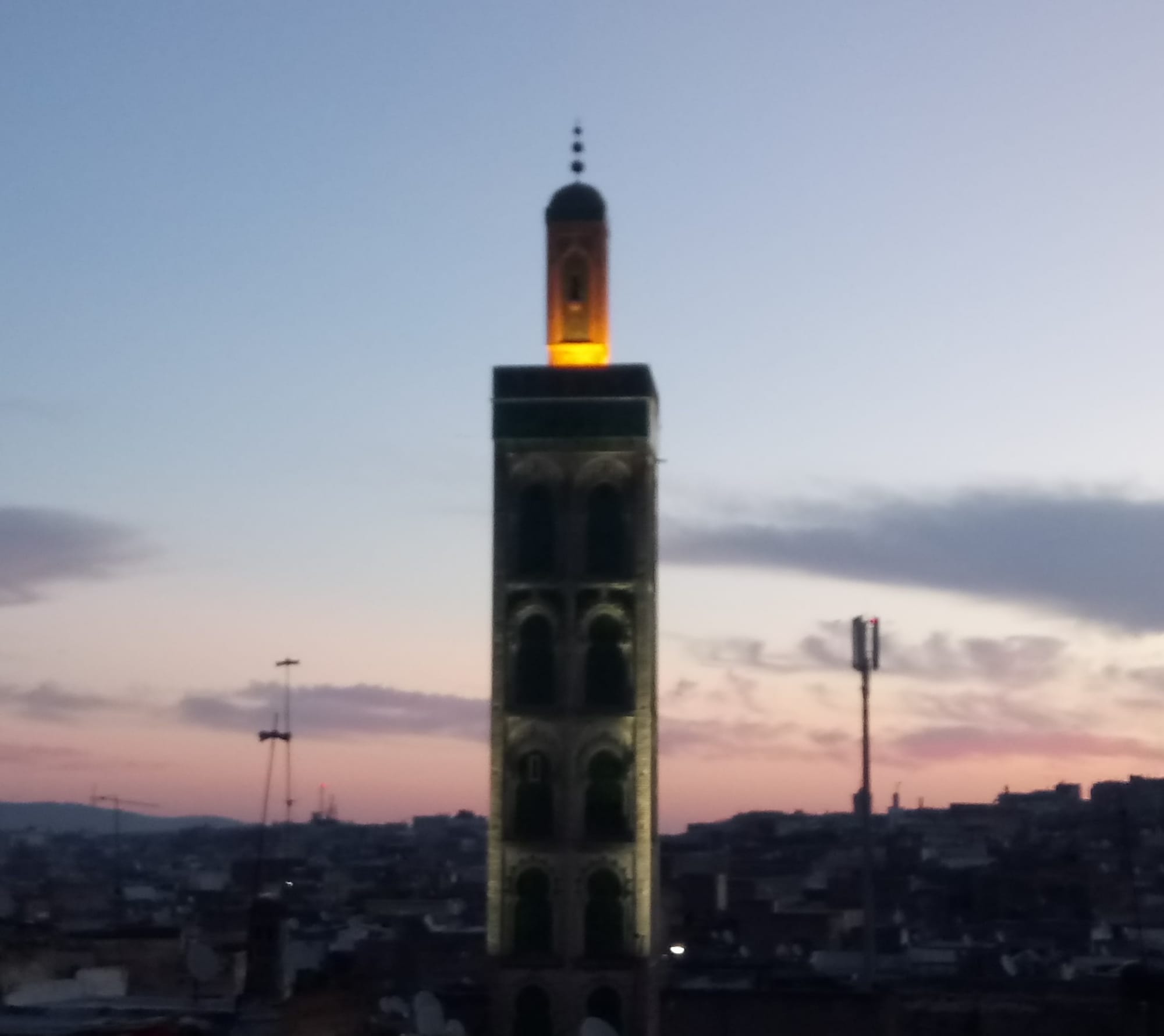 Фес - град на история, навалица и древност